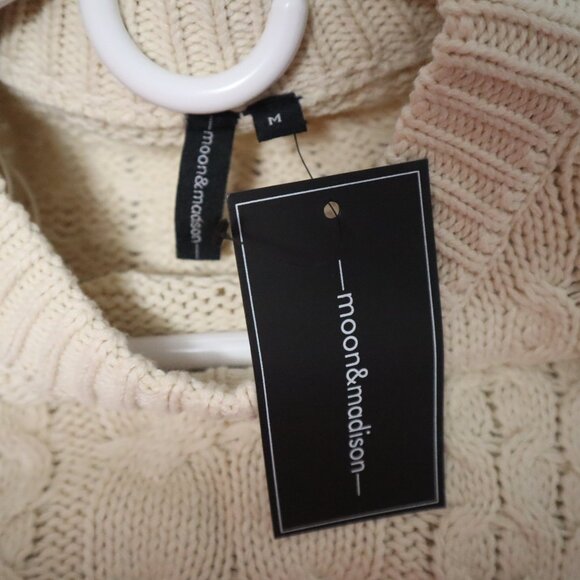 Moon & Madison cream cable-knit cropped sweater. - Picture 3 of 7